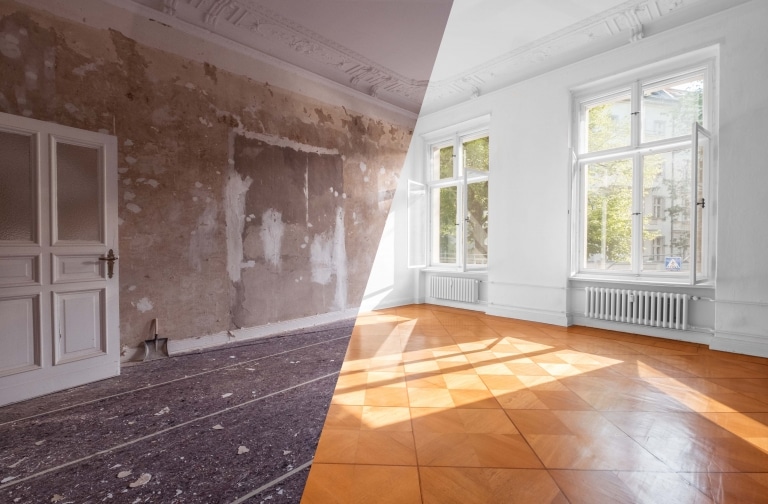 Kompositfoto von einem Raum vor und nach der Sanierung, mit großen Fenstern, schönem Parkettboden und hoher Decke mit weißem Putz